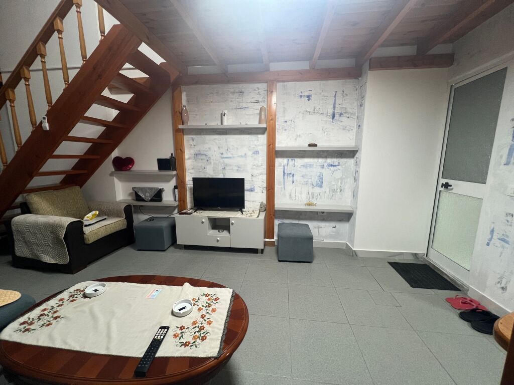 Garsoniere me qira te Hotel Marinaj Astir