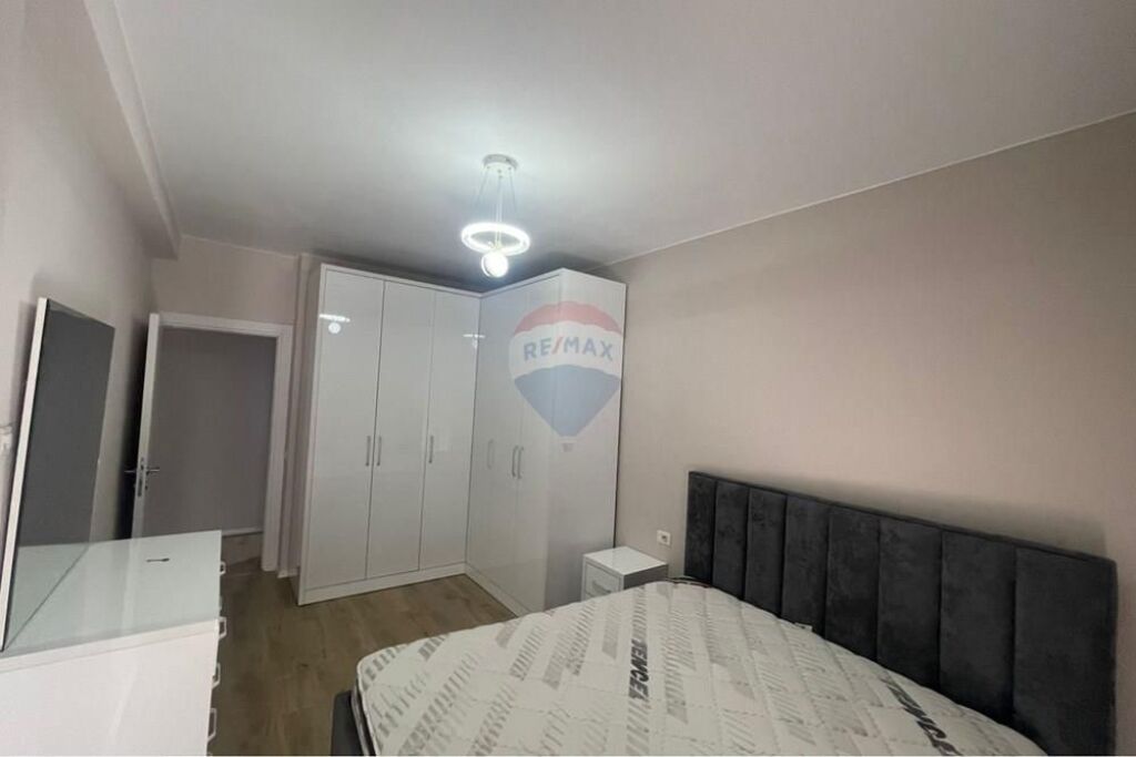 Shitet apartament 2+1 tek Univers City,