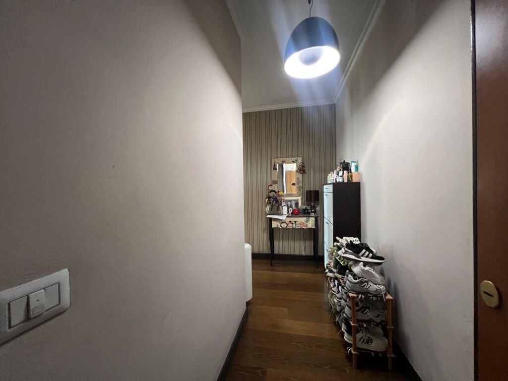 Shitet Apartament 2+1 , Pallati me Shigjeta