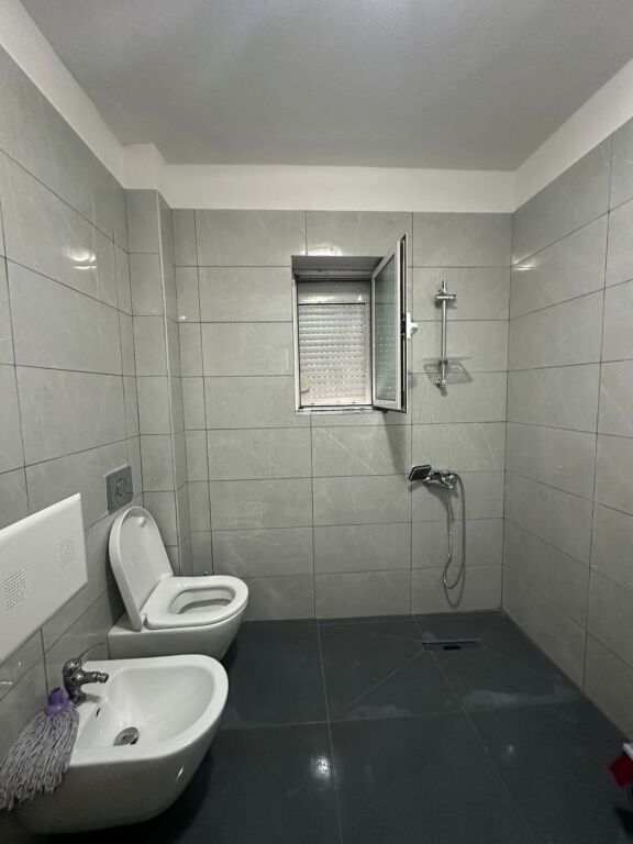 Jepet me qira 1+1 Laprake 450 mije leke