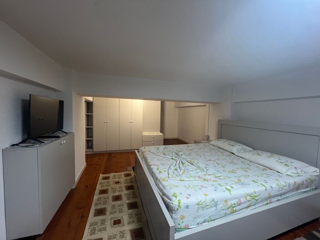 Garsoniere me qira te Hotel Marinaj Astir