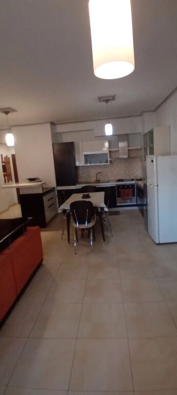 Jepet me qira 2+1+2 Zogu i Zi 600 mije leke