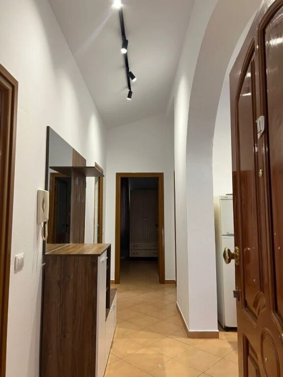 Jepet Me Qera Apartament 3+1+1 Ballkon