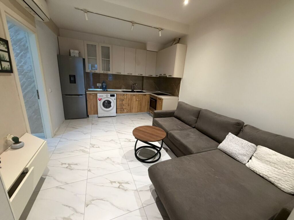 In affitto 1+1 Via Peti Lago Secco 40.000 lek