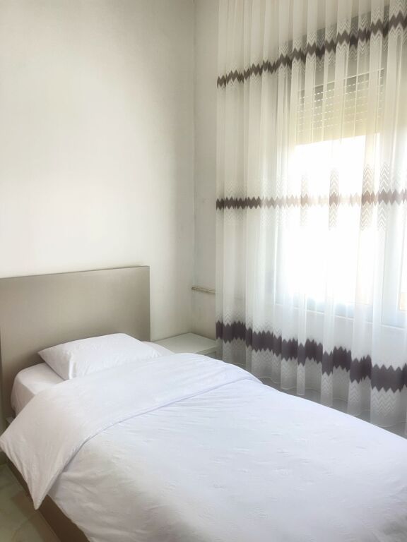 Jepet me qira 2+1 prane Hotel Marinaj Astir 500€