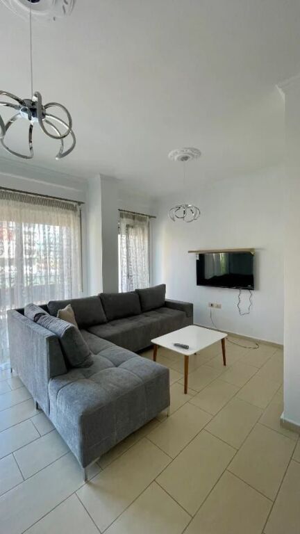 Rent | Apartament 1 + 1 | Rruga e Kavajës | 780 €/month