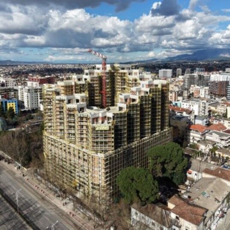 🏢 Shitet Apartament 2+1 – Colonnade Residence ✨
