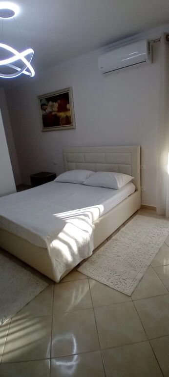 In affitto 1+1 Al 21 Dhjetori Complesso Contatto 650€ trattabili