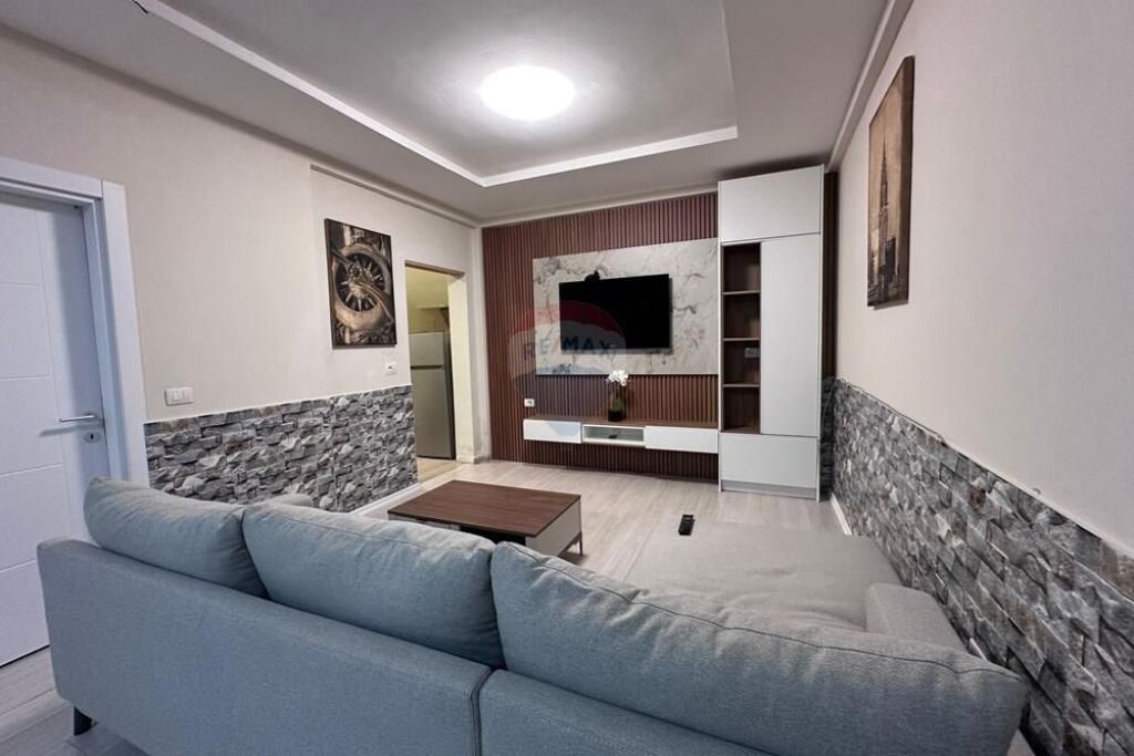 For rent 2+1 apartment + parking space at Kodra e DIELLIT