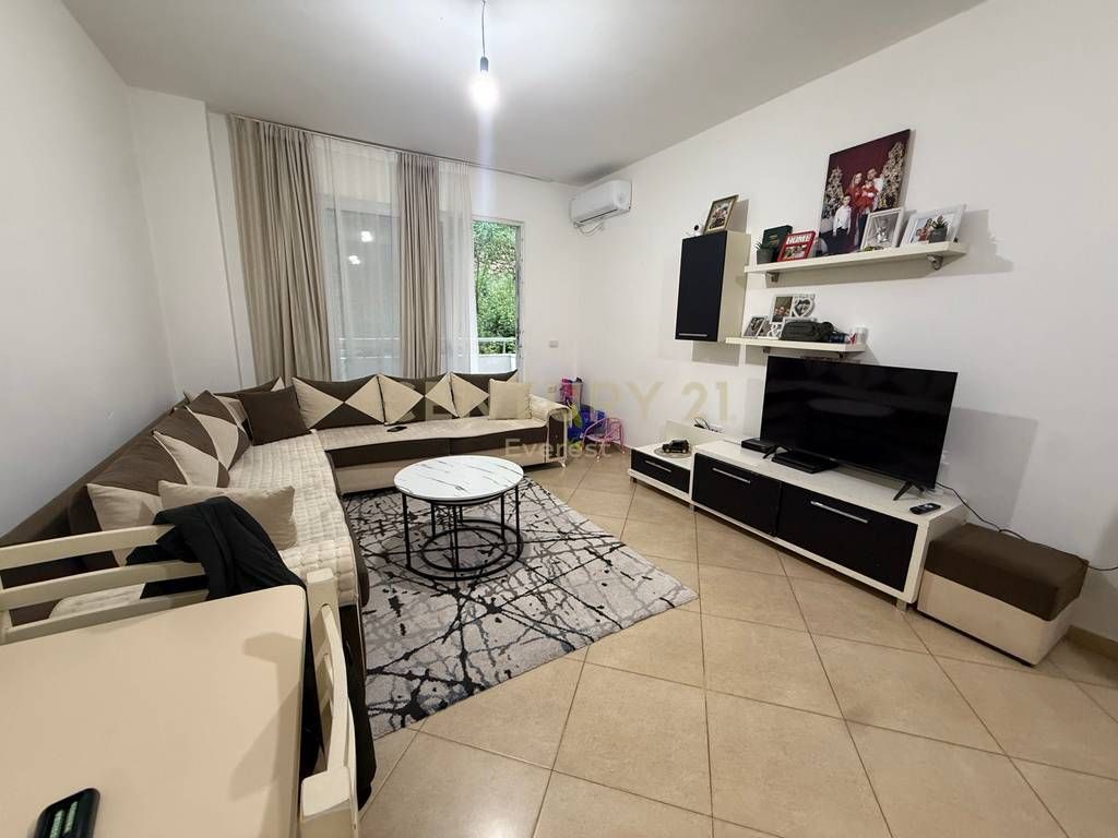FRESKU, SHESIM APARTAMENT 2+1+2