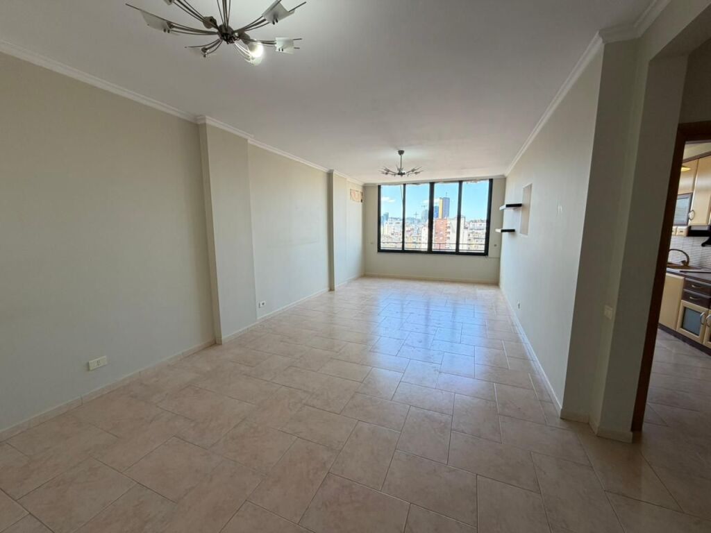 🏢Rruga 4 Deshmoret jepet me qera apartament 3+1+2 ,pjeserisht i mobiluar 80,000Leke
