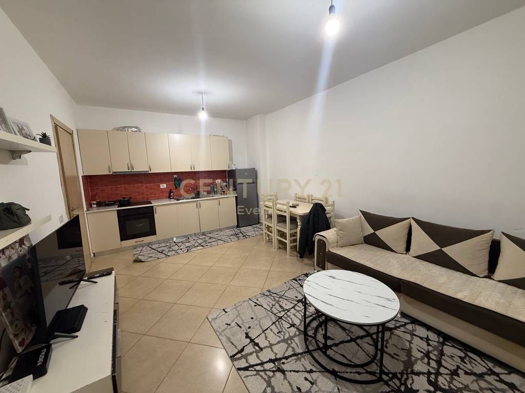 FRESKU, SHESIM APARTAMENT 2+1+2
