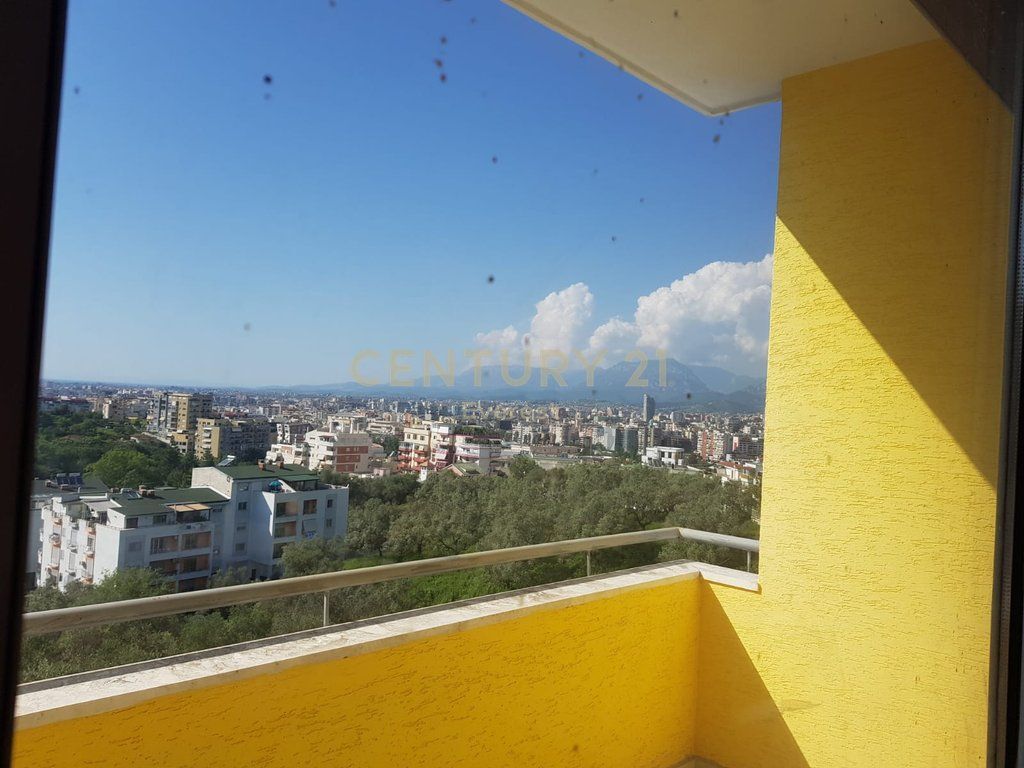 Apartment 3+1+3 for sale at Liqeni i Thate
