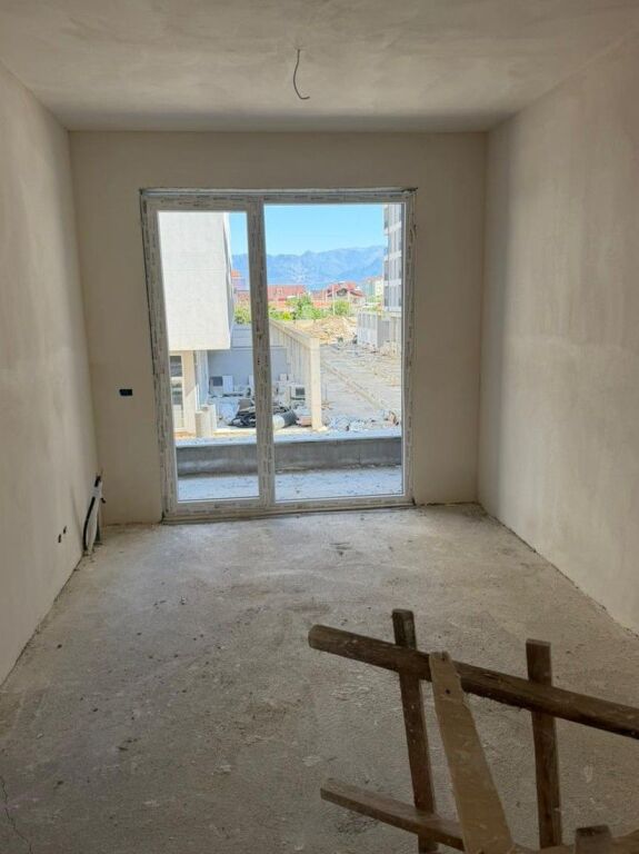 Shitet apartament 2+1 tek Univers City!