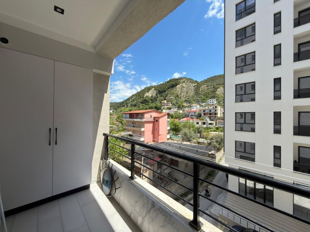 Shitet Luks apartament 2+1 Lungomare Vlore