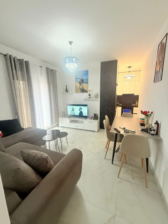 Appartamento 1+1 in vendita Via Vienna Golem