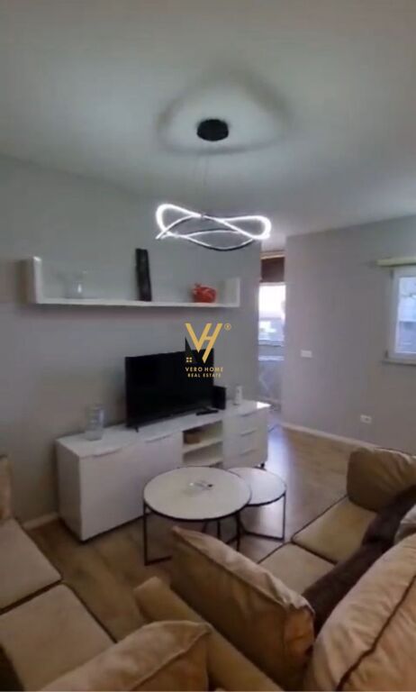 VENDESI APPARTAMENTO 1+1+BLK VICINO AL COMUNE DI PARIGI 17.000.000 LEKE