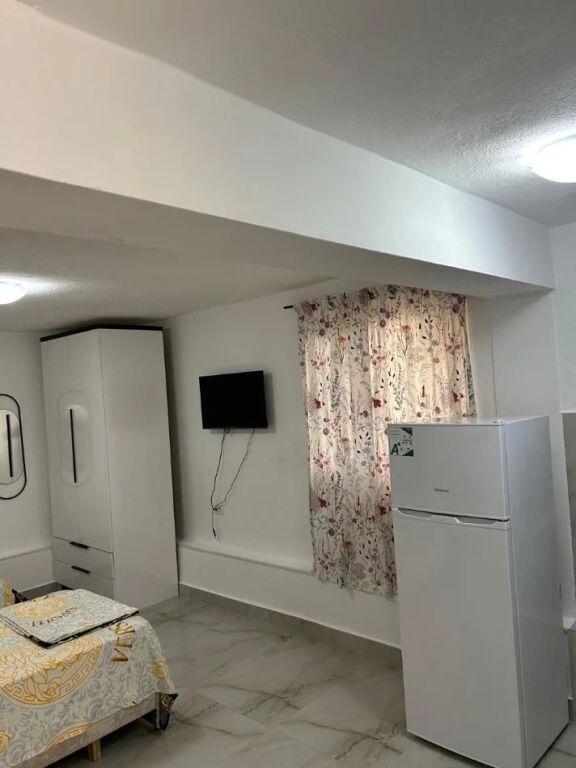 MONOLOCALE 200 EURO.CITTÀ STUDENTESCO
