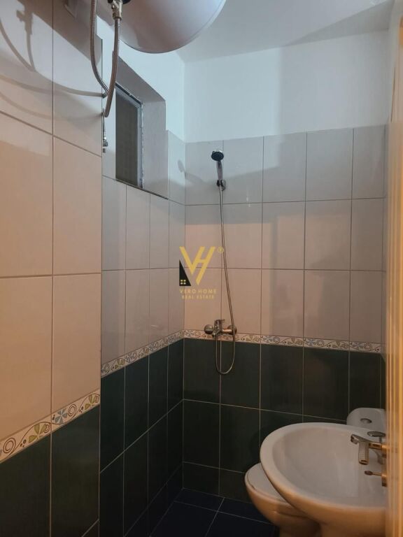 VENDESI APPARTAMENTO 2+1+2+2BLK A YZBERISHT 155.000 EURO