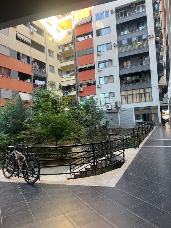 Shop for rent 40,000 lek/month in Astir!