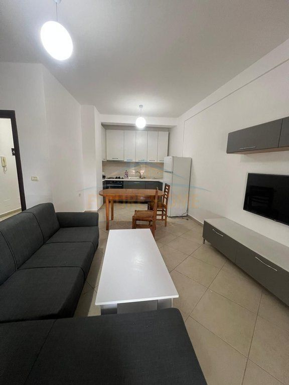 Appartamento 1+1 in vendita – Nuovo Anello, Tirana (vicino all'Hotel Arc)
