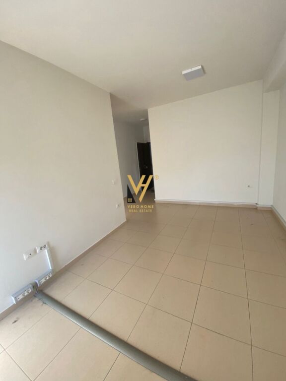 OFFICE 68 M2 FOR RENT ON KOSOVAREVE STREET 100,000 LEKE
