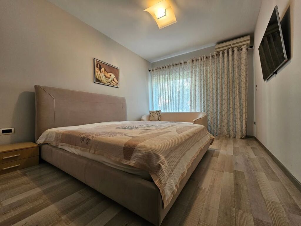 Apartament 2+1+2 për qira me post parkimi!

