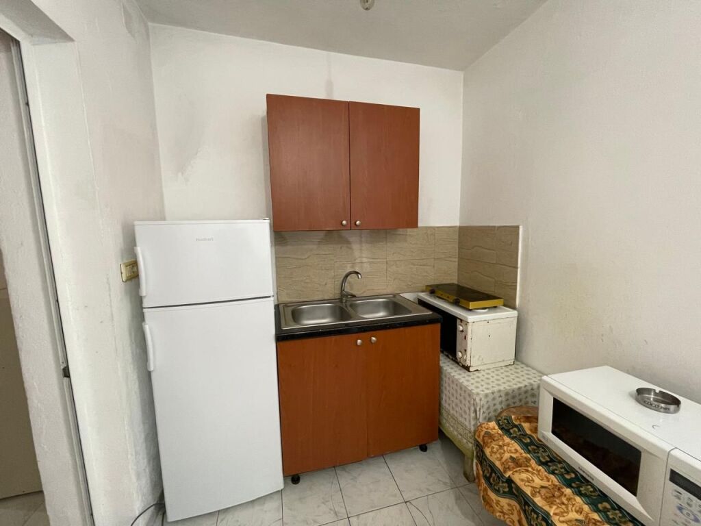 Ingresso 1+1 in affitto, Jordan Misja