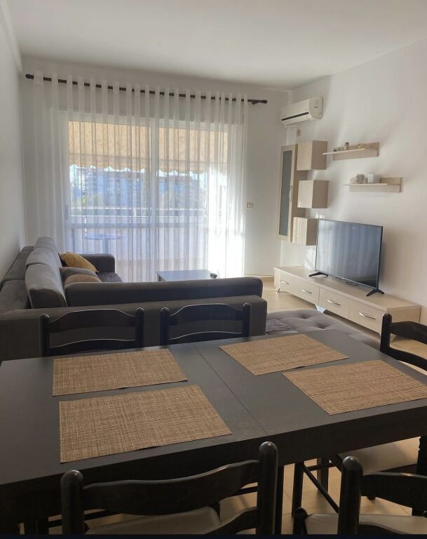 Jepet Apartament me qera