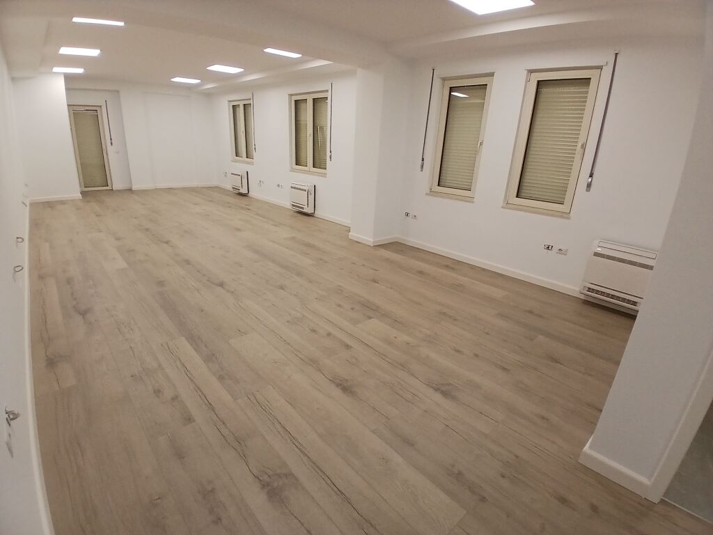 Zyrë me Qera në Ish Bllok - Gati per biznes