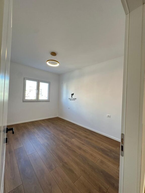 SHITET APARTAMENT 2+1 QENDER 193.000 EURO  FH-72215
