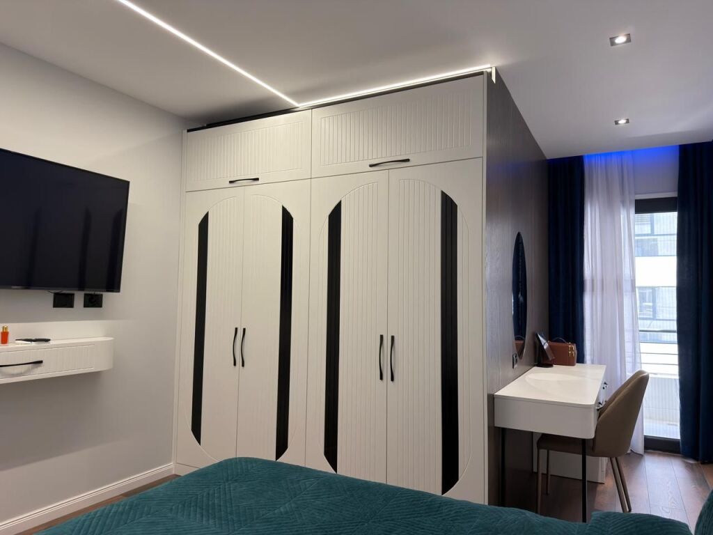 Shitet Luks apartament 2+1 Lungomare Vlore