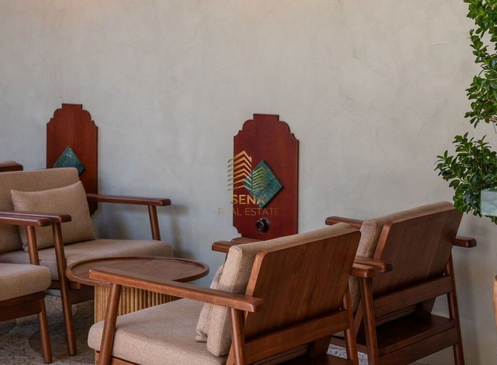 Shitet Biznes Bar- Coffee-Restorant, Qender – Rruga Urani Pano, 175,000 Euro