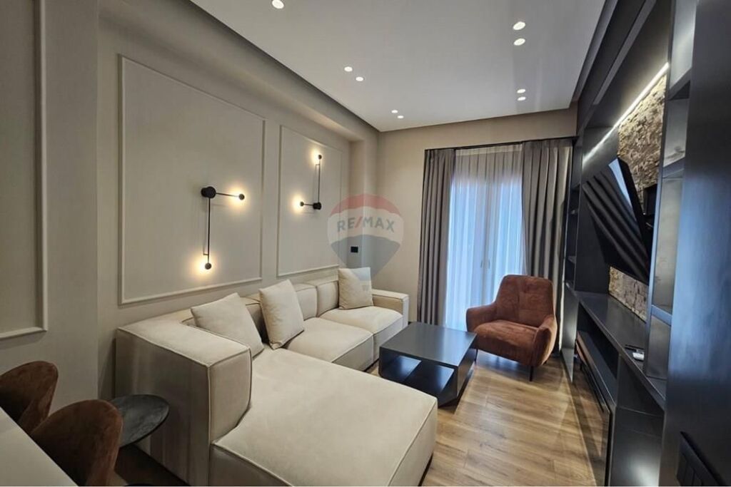 Apartament 1+1 me qira + parkim te Sima Com