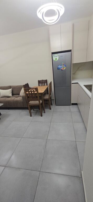 Jepet me qira apartament 1+1+parking tek Univers City