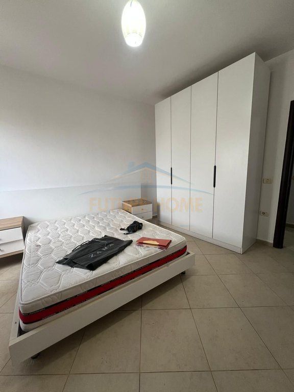 Appartamento 1+1 in vendita – Nuovo Anello, Tirana (vicino all'Hotel Arc)