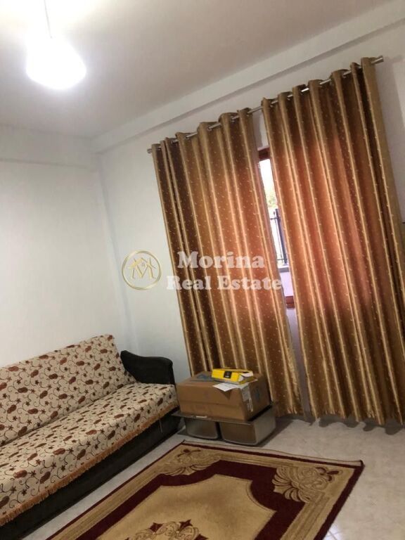 Affitto | Shtëpi private 1 + 1 | Vilat Amerikane | 350 €/mese