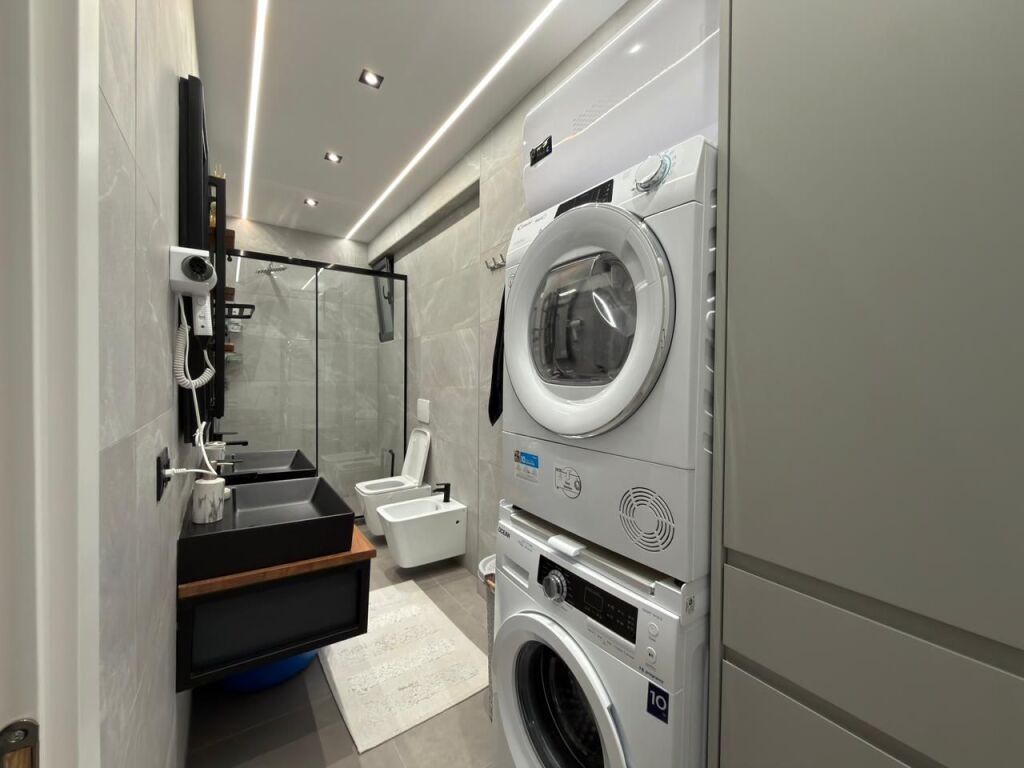 Shitet Luks apartament 2+1 Lungomare Vlore