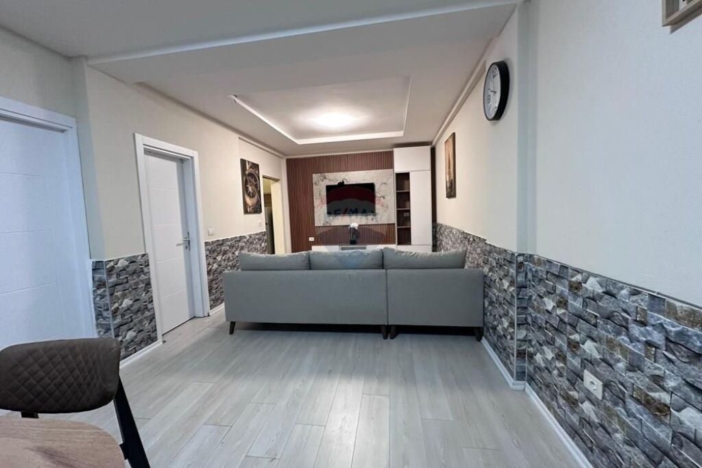 For rent 2+1 apartment + parking space at Kodra e DIELLIT