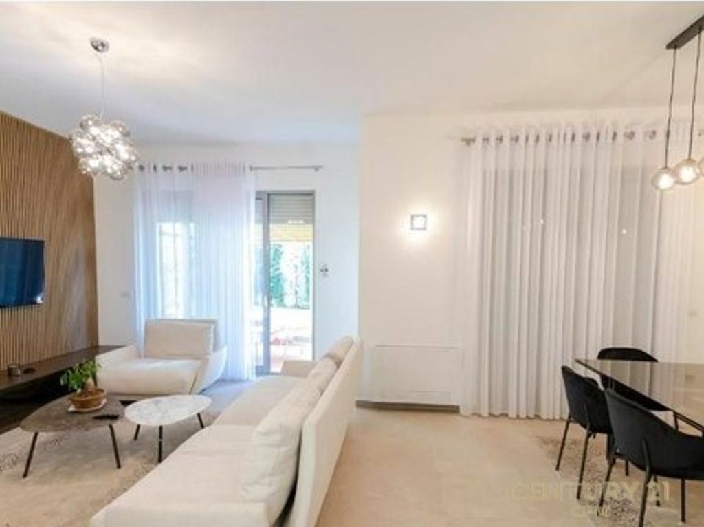 Jepet me qira Vile Luksoze Me Pishine, Rezidenca Porta e Gjelber 2,800 € Sip. Totale  380m2  Sip. e brendshme  255m2