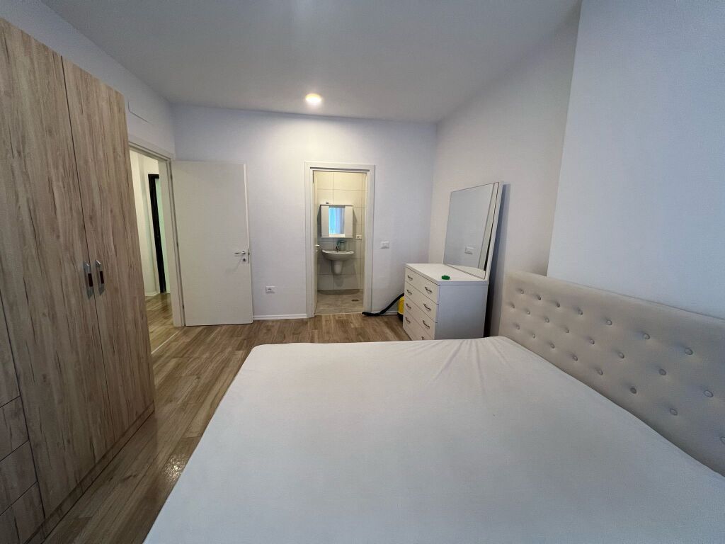 Univers City- apartment me qera (vetem per biznes)