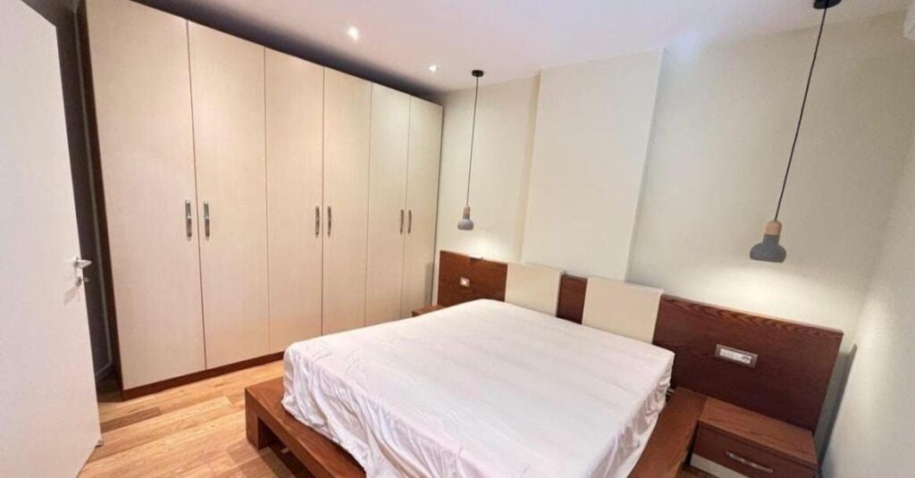 Apartament 3+1 per qira tek Shkolla e Kuqe.