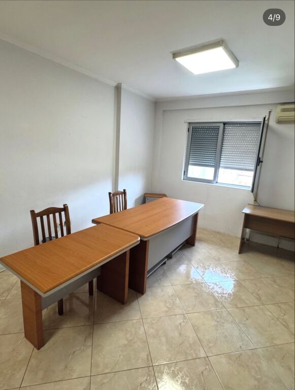Apartment for office, on Zogu i Pare boulevard, price 500 thousand lek