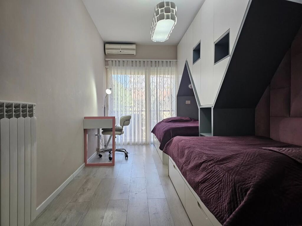 Apartament 2+1+2 për qira me post parkimi!
