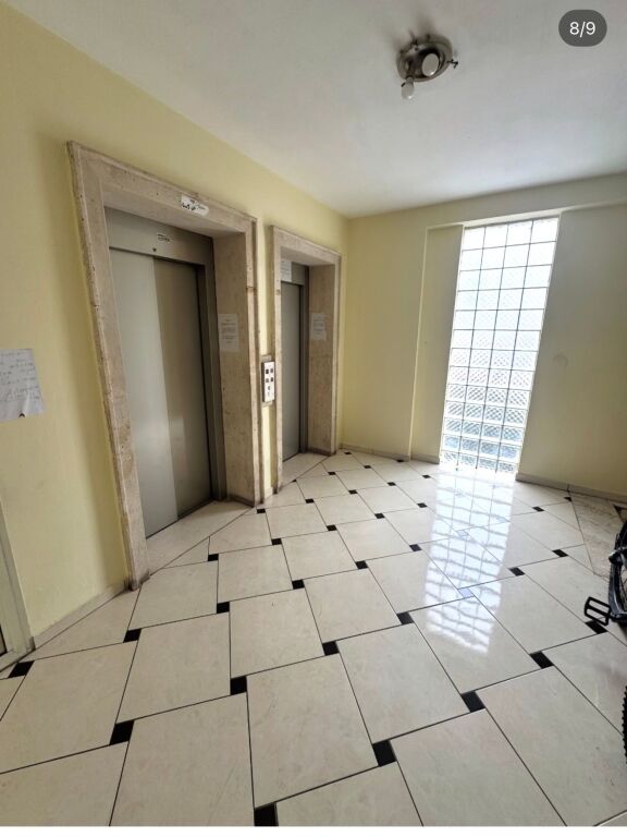 Apartment for office, on Zogu i Pare boulevard, price 500 thousand lek