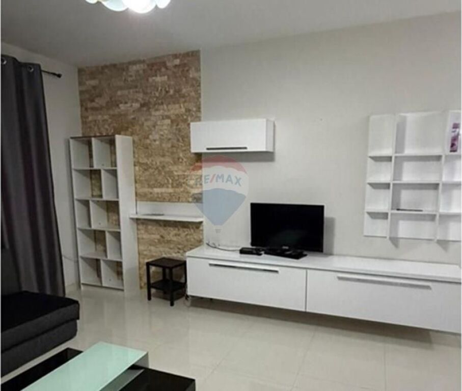 Apartament 1+1 me qira, Astir