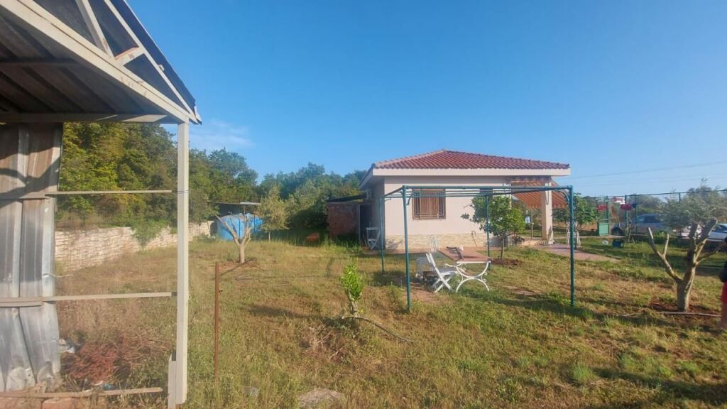Private villa for sale in Jal - Himare