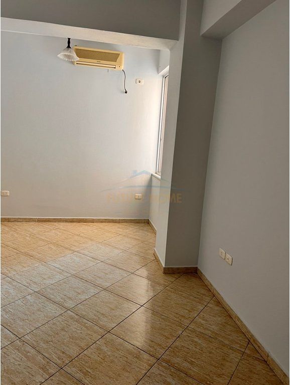 Qera, Apartament 2+1+2, Rruga e Kavajes