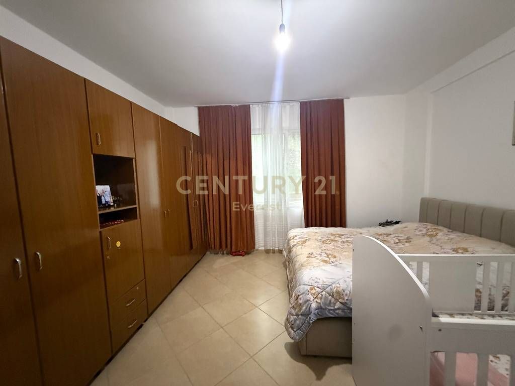 FRESKU, SHESIM APARTAMENT 2+1+2