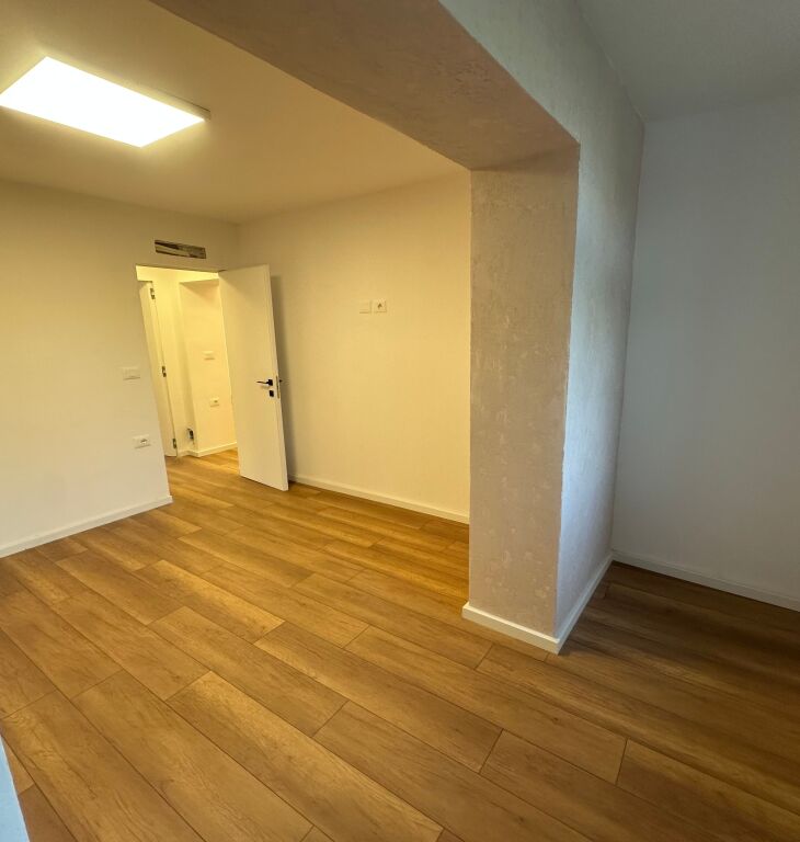 Premises for Rent, Blv. Jean Dark
